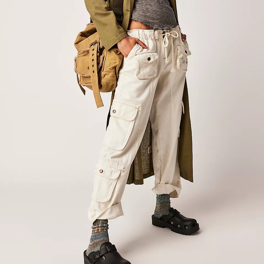 SOLD OUT ON-LINE! FREE PEOPLE - We The Free Tahiti Cargo Pants - Tofu (White)
